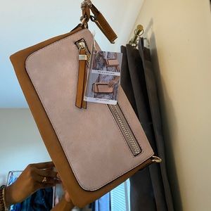 Leather wristlet handbag